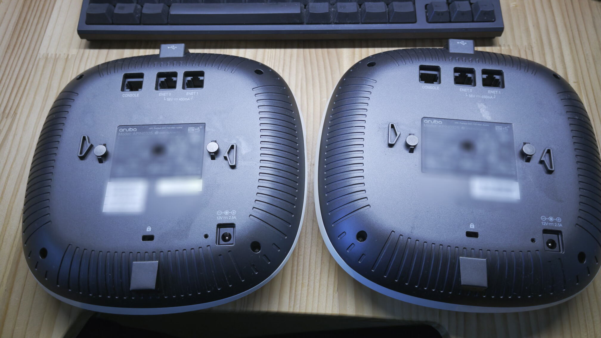 Aruba AP-325のあまりに小さい突起