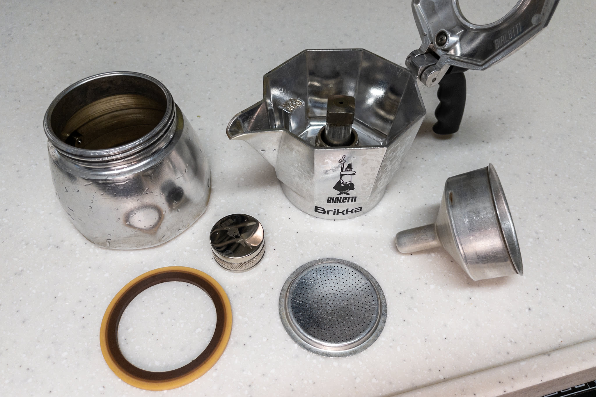 エスプレッソマシン モカエキスプレス マキネッタ ビアレッティ ブリッカ Bialetti Brikka ラテ